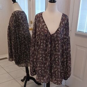 4/$30 Floral V-Neck Tunic Top - Size 2X